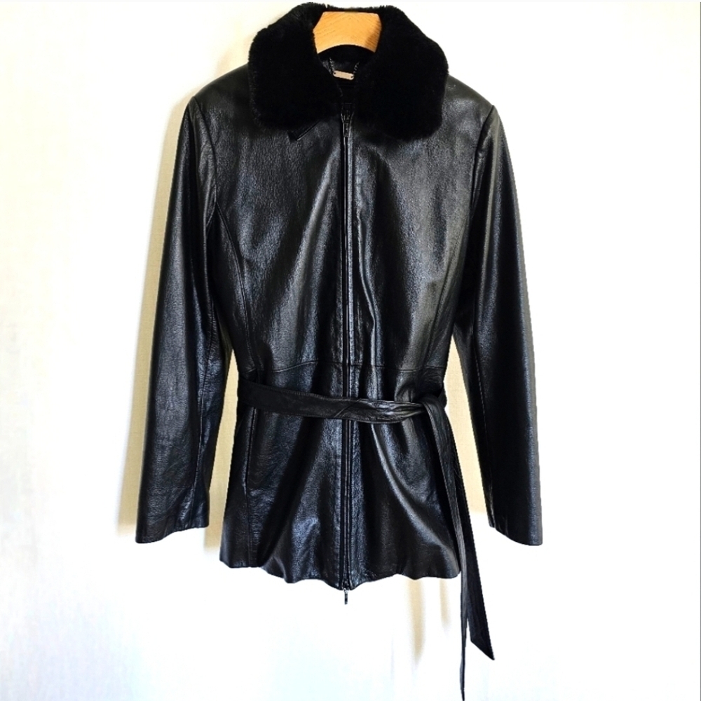 Danier Womens Leather Jacket With Faux Fur Collar Trim & Belt